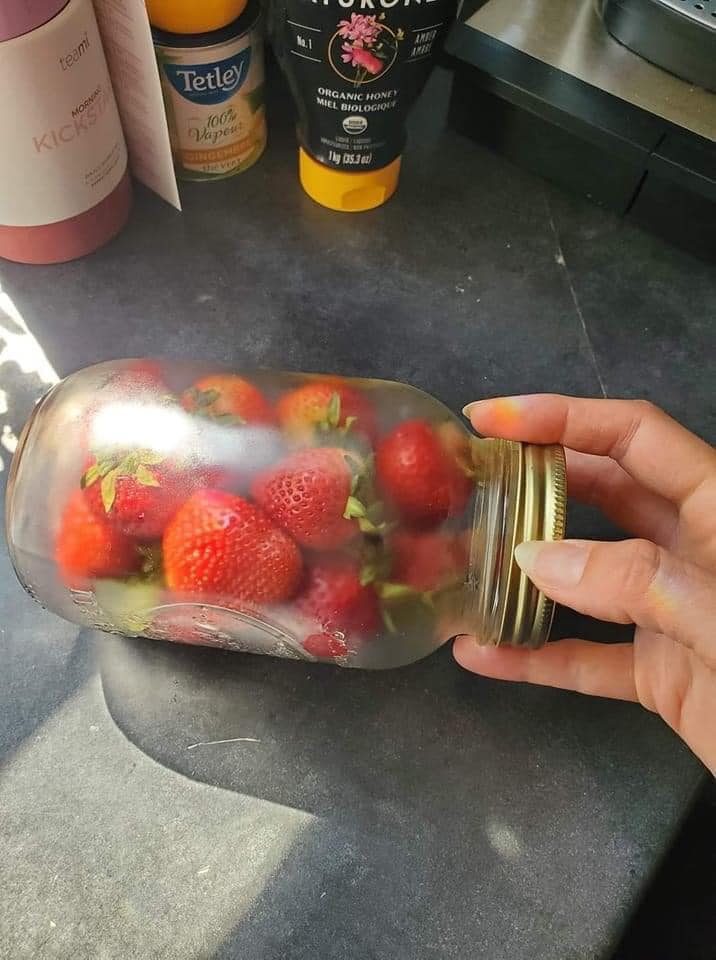 Unlocking Eternal Freshness: The Astonishing Technique to Preserve Strawberries in Glass Jars