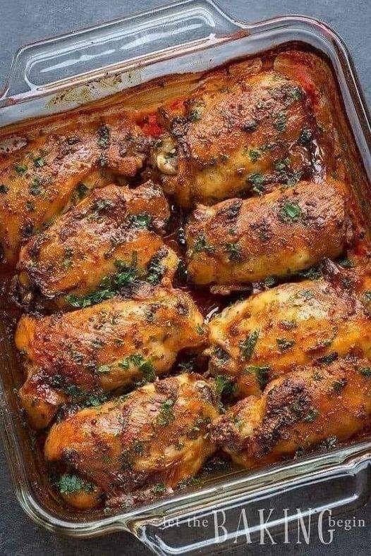 Grandma Lucy’s Best Baked Chicken Thighs: A Family Favorite!