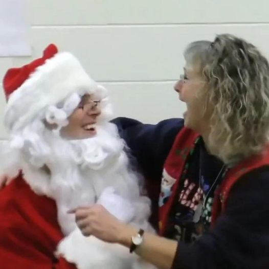 Teacher sits on Santa’s lap not knowing it’s actually her soldier son