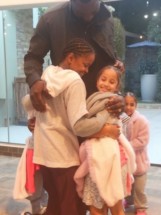 Shaq visits a family of 11 and buys them two new cars then showers them with even more kindness