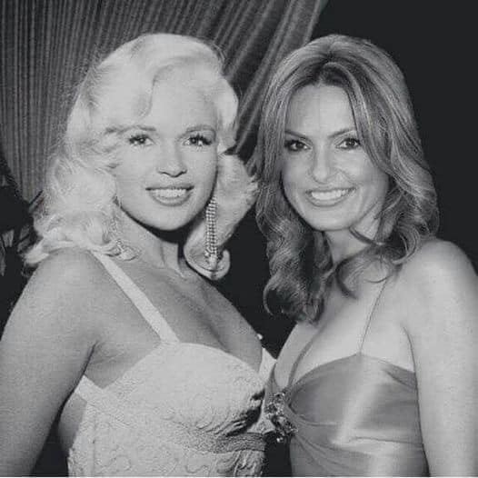 A photoshop of Mariska Hargitay next to her mom Jayne Mansfield! Check the comments