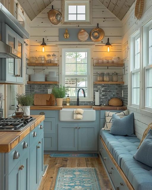 12 Stylish Tiny House Interiors: Decorating Tips for Small Spaces