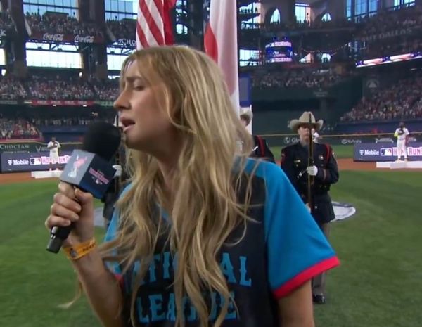 Ingrid Andress performs unforgettable rendition of the national anthem at MLB Home Run Derby