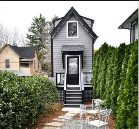 This ‘Birdhouse’ Tiny Home Has 3-Stories And Each One Is More Magnificent Than The Next