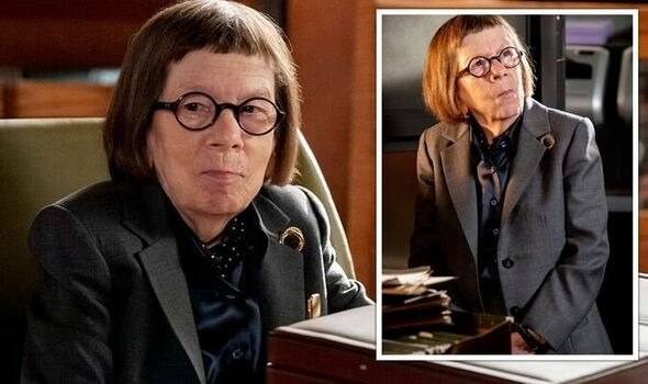 Linda Hunt Leaves Behind A Fortune That Makes Her Family Cry