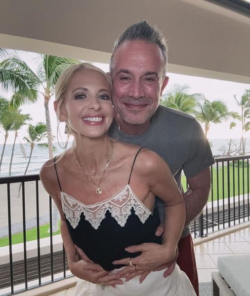 Sarah Michelle Gellar and Freddie Prinze Jr. celebrate their 22nd wedding anniversary