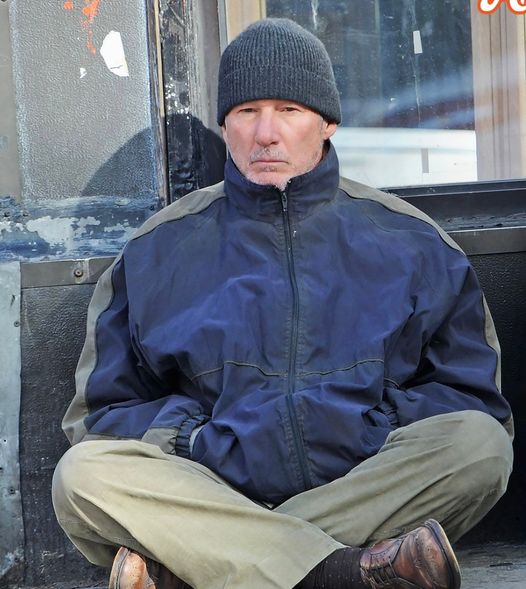 RICHARD GERE APPEARED IN HIS HOMELESS ATTIRE