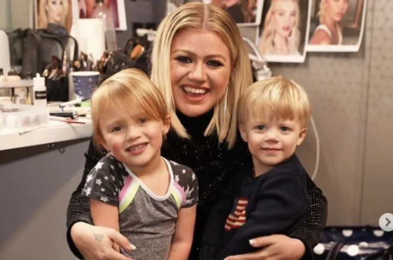 “Kelly Clarkson’s Honest Thoughts on Spanking: A Parenting Debate Unfolds”